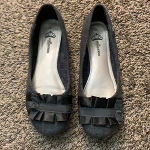 Fergilicious Gray ballet flat